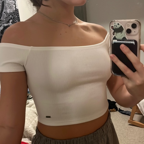Cute white off the shoulder top! Very flattering! - Picture 5 of 5